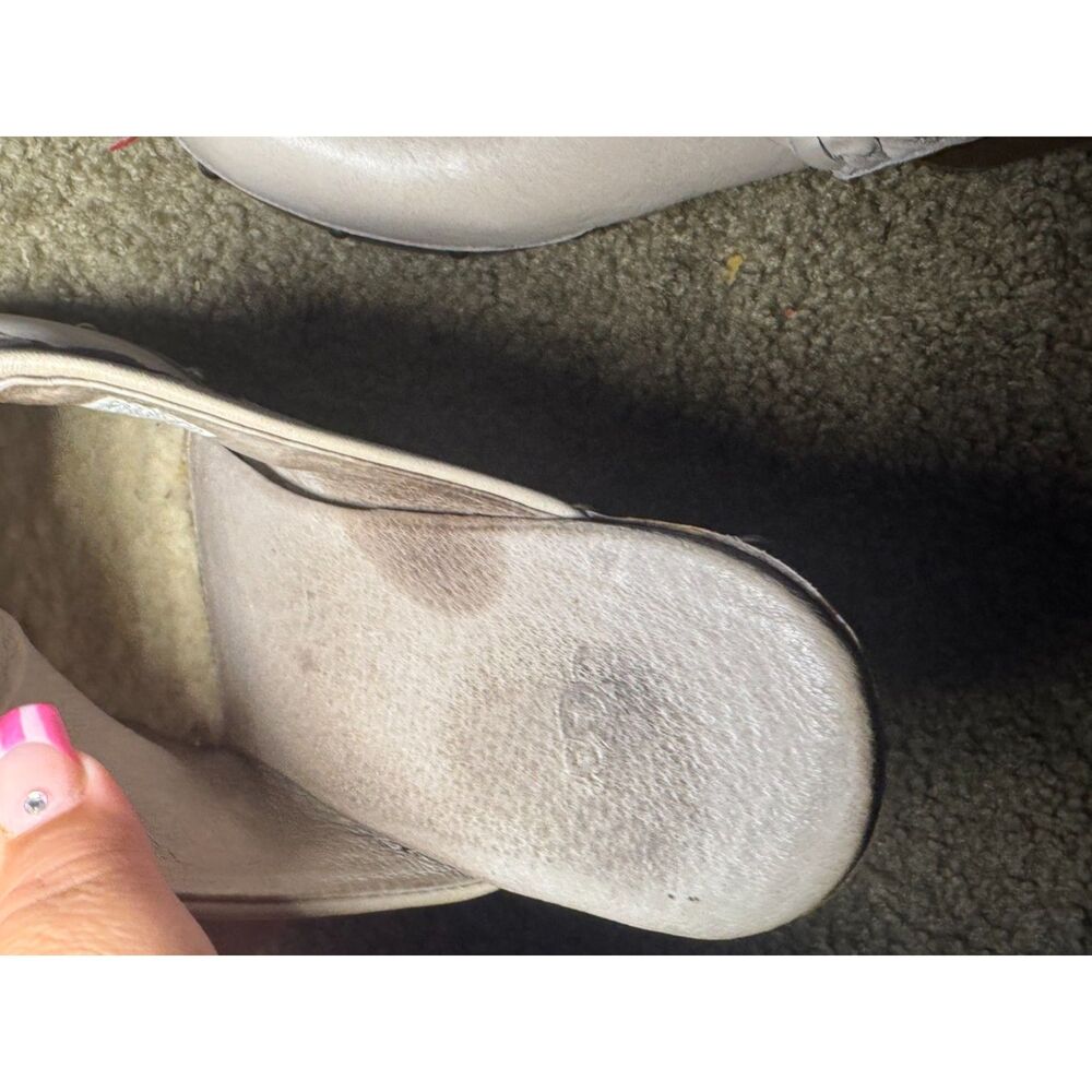 FLAWED Size 11 UGG Platform Clogs - image 7